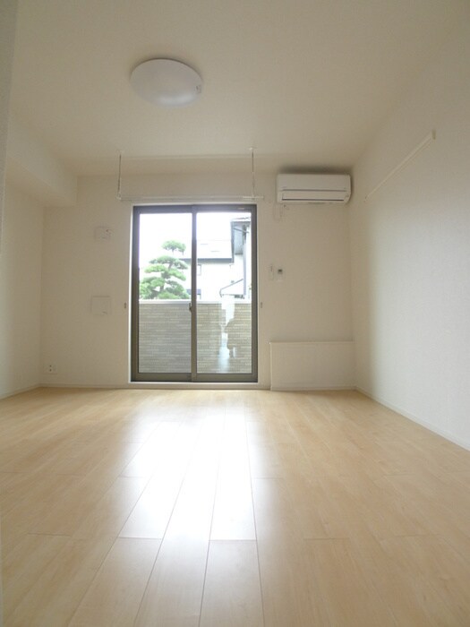 物件内観写真16　(室内からの展望)