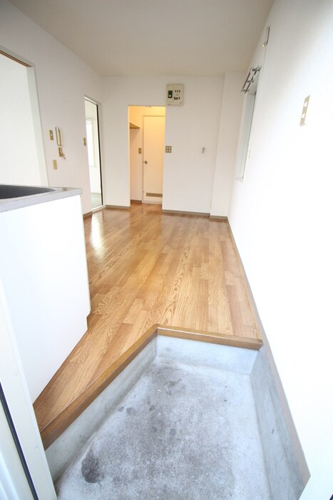 物件内観写真22　(玄関)