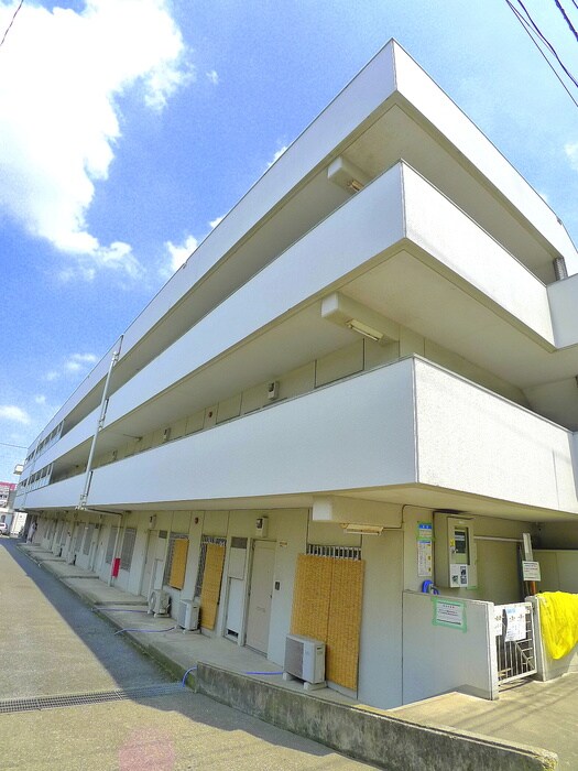 物件外観写真1　(駐車場)