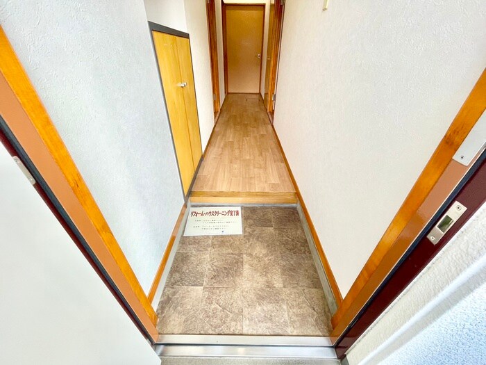 物件内観写真21　(玄関)