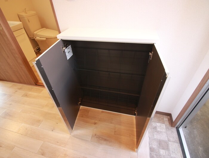 物件内観写真9　(靴箱)