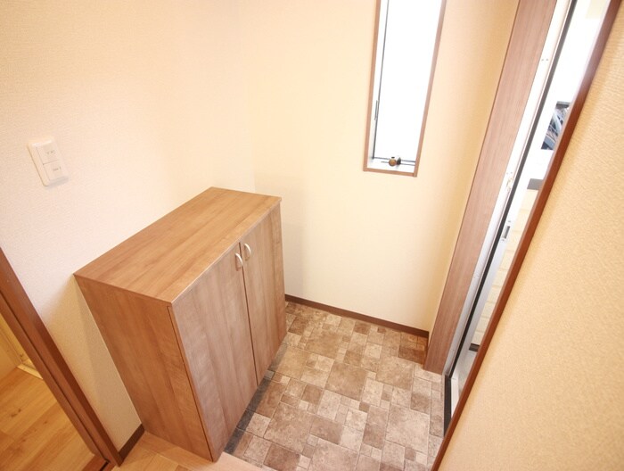 物件内観写真20　(玄関)