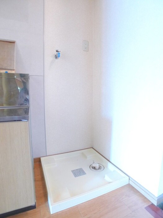 物件内観写真18　(洗濯機置場)