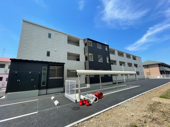 物件外観写真6　(駐車場)