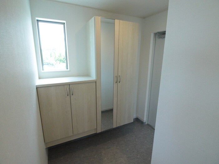 物件内観写真17　(玄関)