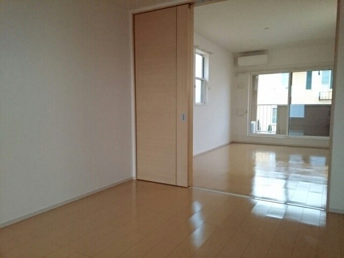 物件内観写真9　(室内からの展望)