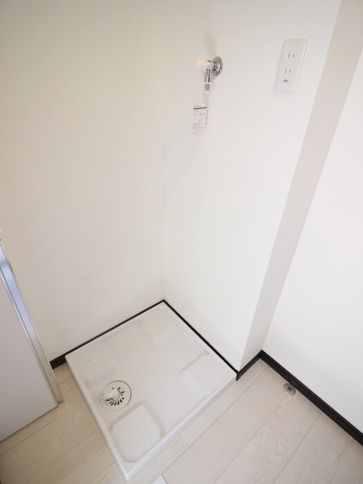 物件内観写真15　(洗濯機置場)