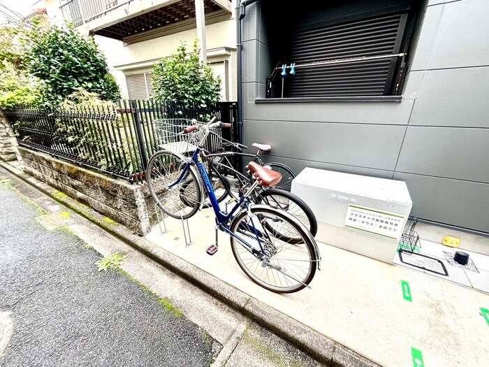 物件外観写真3　(駐輪場)