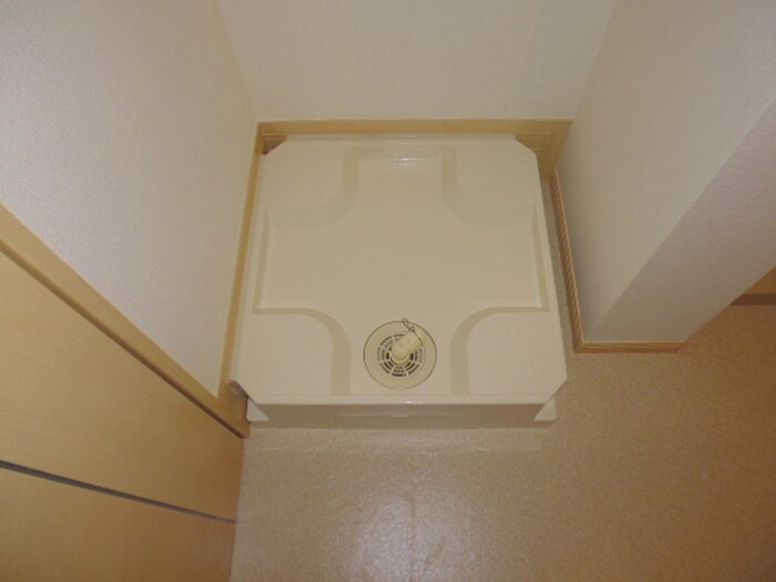 物件内観写真9　(洗濯機置場)