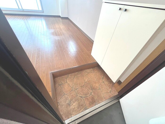 物件内観写真13　(玄関)