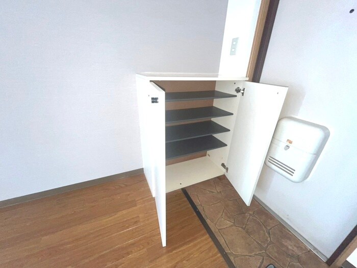 物件内観写真14　(靴箱)