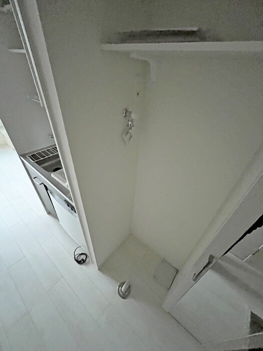 物件内観写真8　(洗濯機置場)