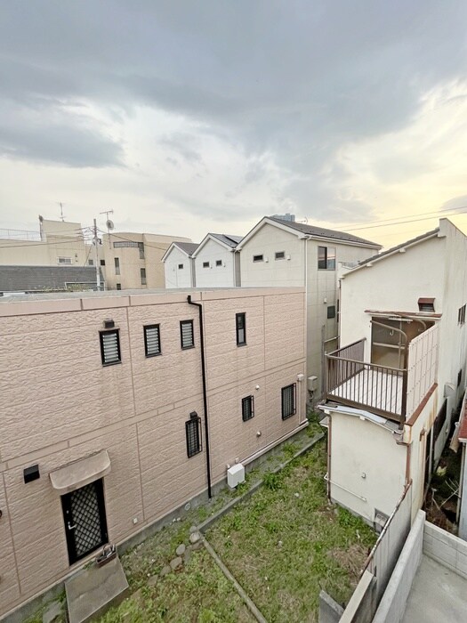 物件内観写真16　(室内からの展望)