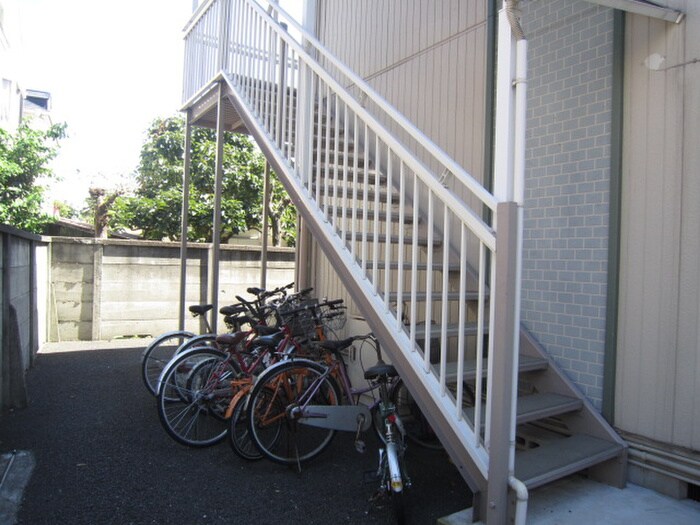 物件外観写真3　(駐輪場)