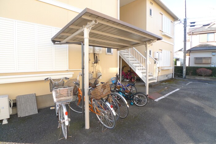 物件外観写真4　(駐輪場)