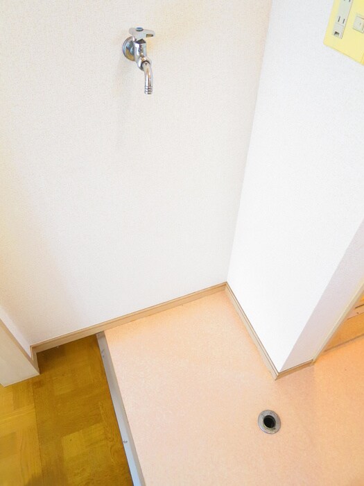 物件内観写真13　(洗濯機置場)