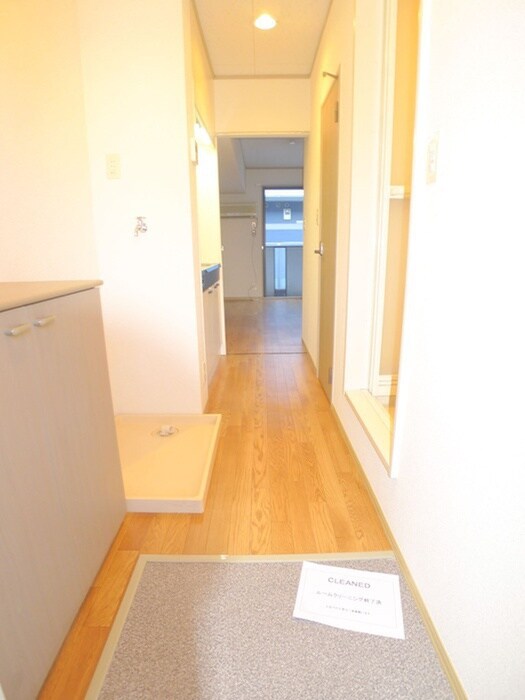 物件内観写真5　(室内からの展望)