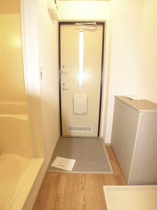 物件内観写真13　(玄関)