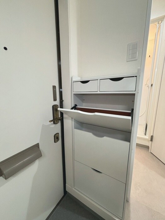 物件内観写真8　(靴箱)