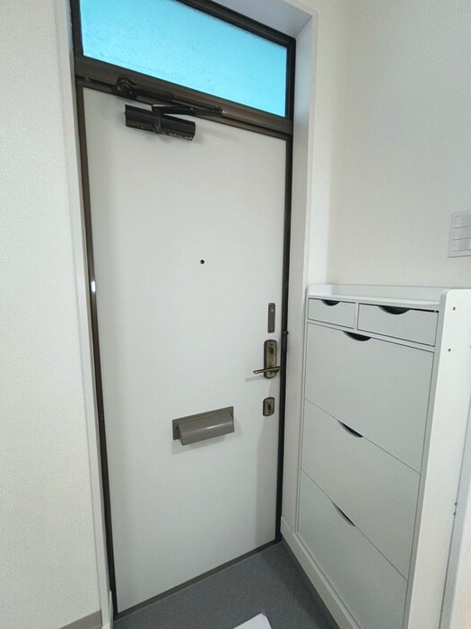 物件内観写真12　(玄関)