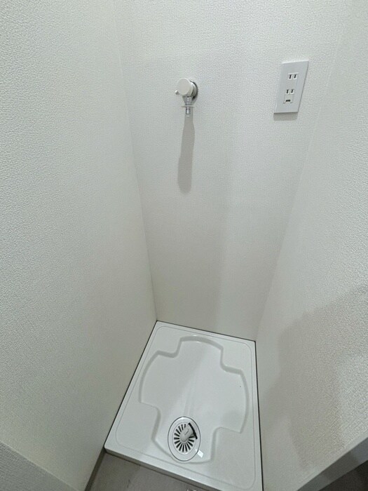 物件内観写真16　(洗濯機置場)