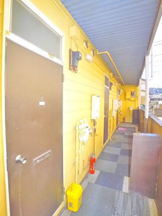 物件外観写真6　(エントランス部分)