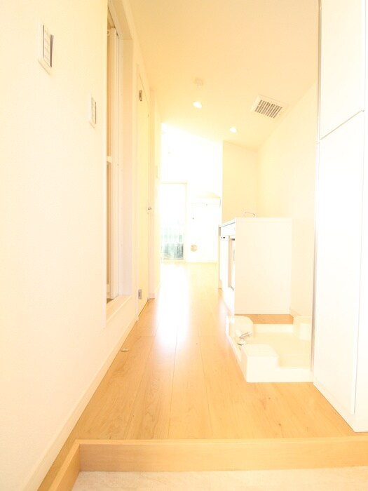 物件内観写真13　(玄関)