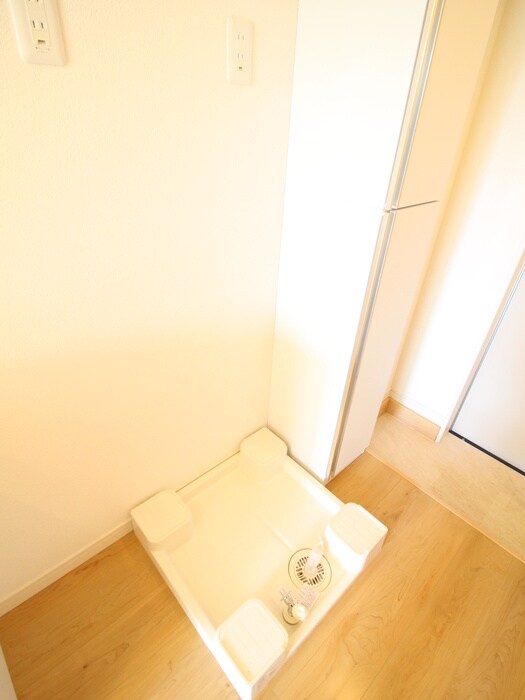 物件内観写真17　(洗濯機置場)