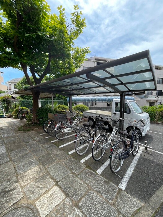 物件外観写真4　(駐輪場)