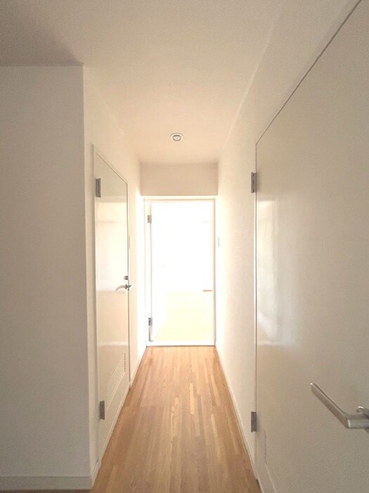 物件内観写真11　(廊下)