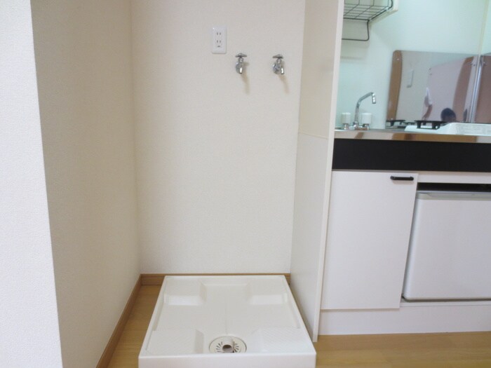 物件内観写真13　(洗濯機置場)