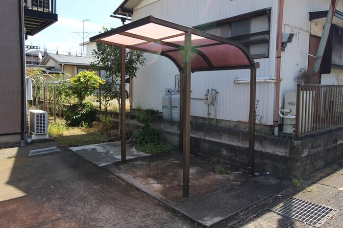 物件外観写真4　(駐輪場)