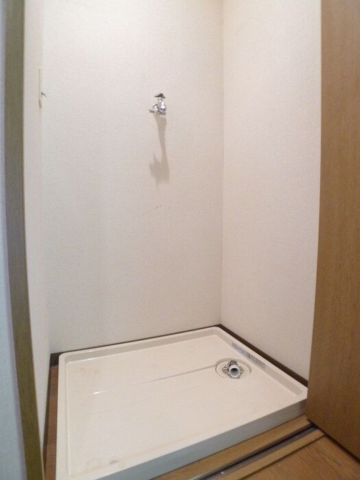 物件内観写真17　(洗濯機置場)