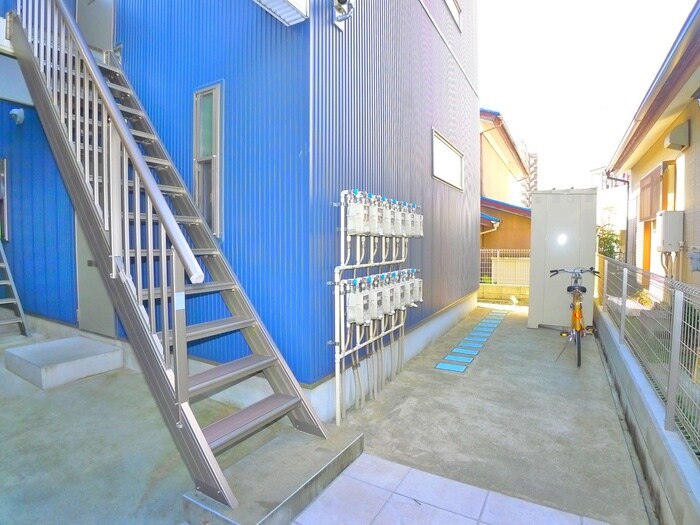 物件外観写真4　(駐輪場)