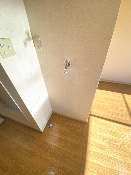 物件内観写真15　(洗濯機置場)