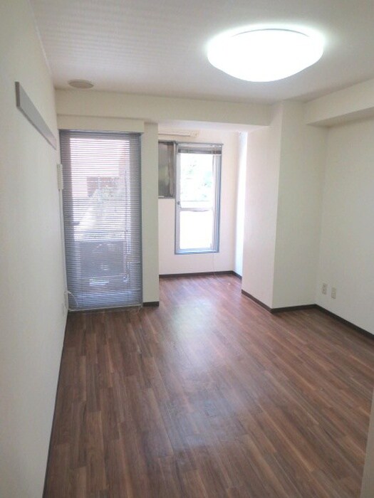 ソフトタウン赤坂(215)の居室