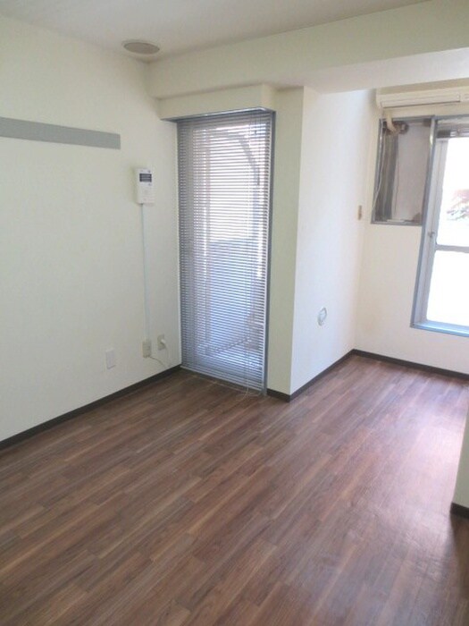 ソフトタウン赤坂(215)の居室