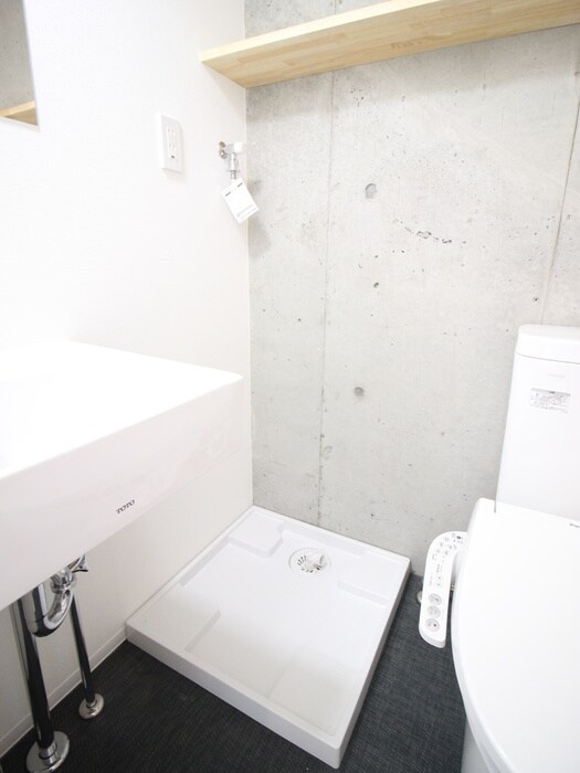 物件内観写真15　(洗濯機置場)