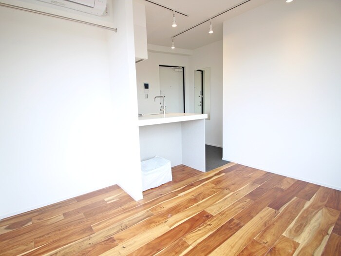 物件内観写真18　(室内からの展望)