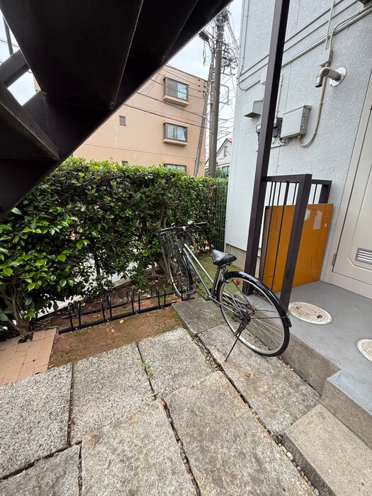 物件外観写真6　(駐輪場)