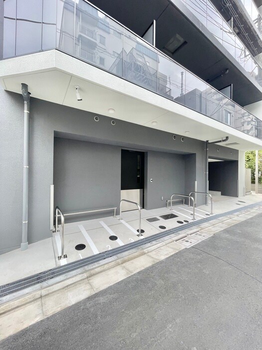 SYFORME NEXT MUKOJIMAのバイク置き場