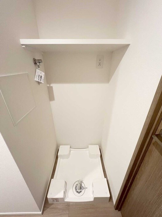 物件内観写真13　(洗濯機置場)