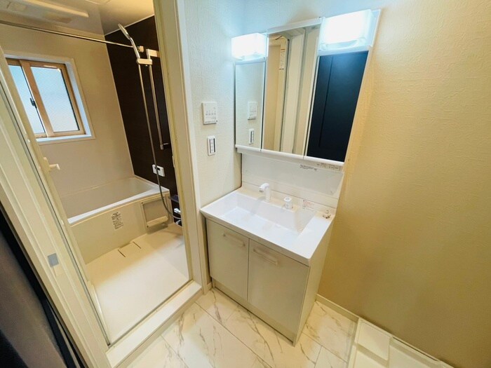 物件内観写真11　(洗面)