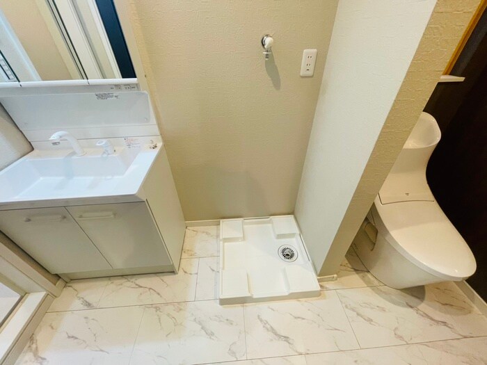 物件内観写真15　(洗濯機置場)