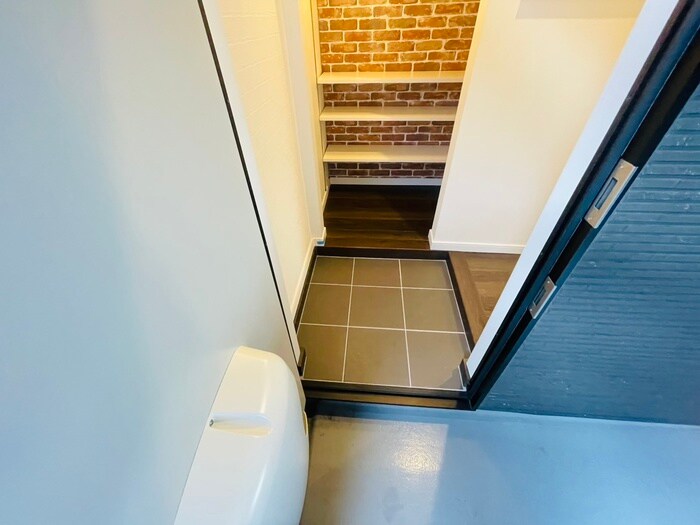 物件内観写真19　(玄関)