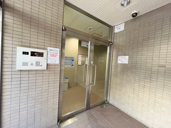 物件外観写真3　(エントランス部分)