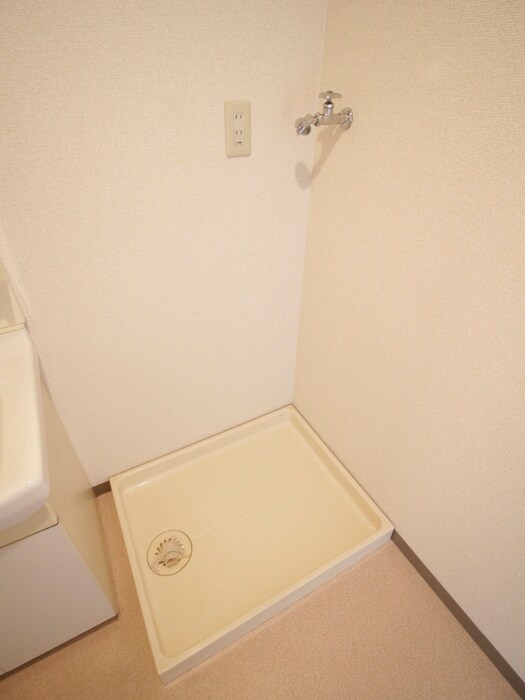 物件内観写真12　(洗濯機置場)