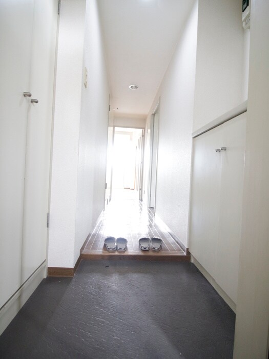 物件内観写真16　(玄関)