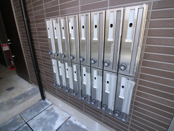 物件外観写真2　(エントランス部分)