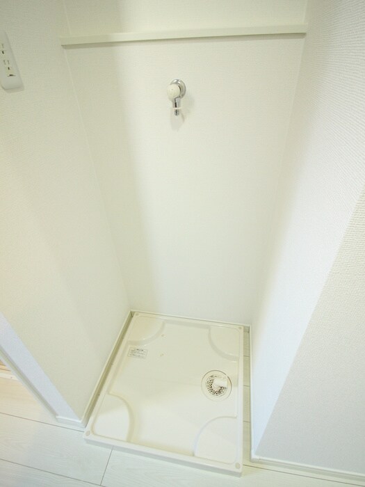 物件内観写真12　(洗濯機置場)